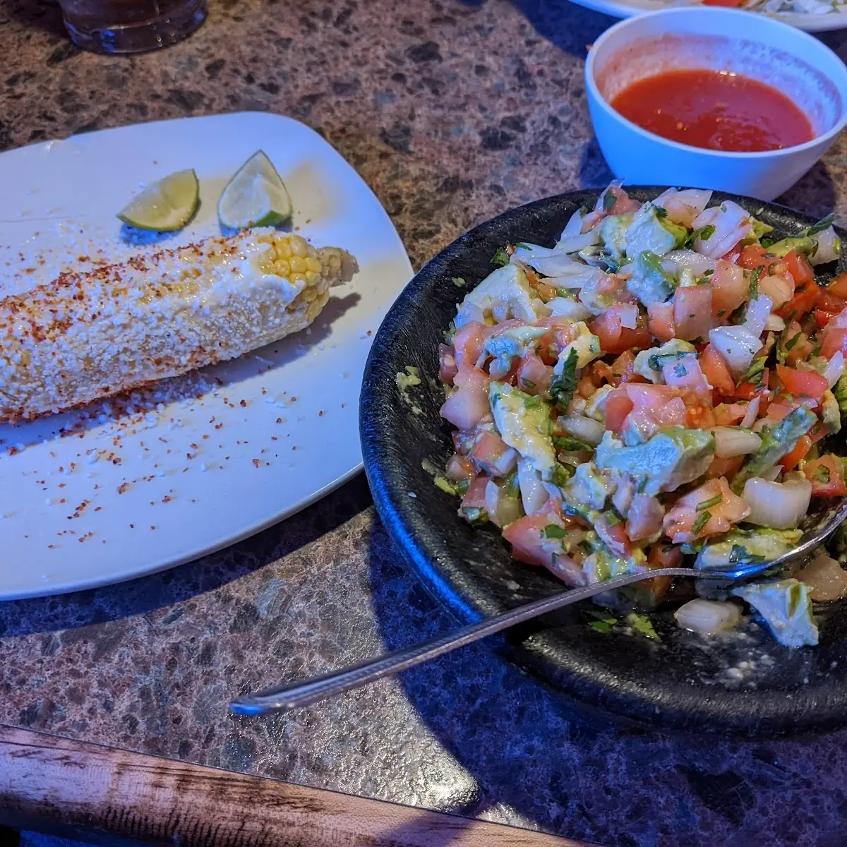 Guacamole Mexicano w Street Corn
