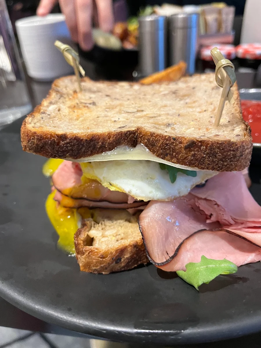 Breakfast Sandwich