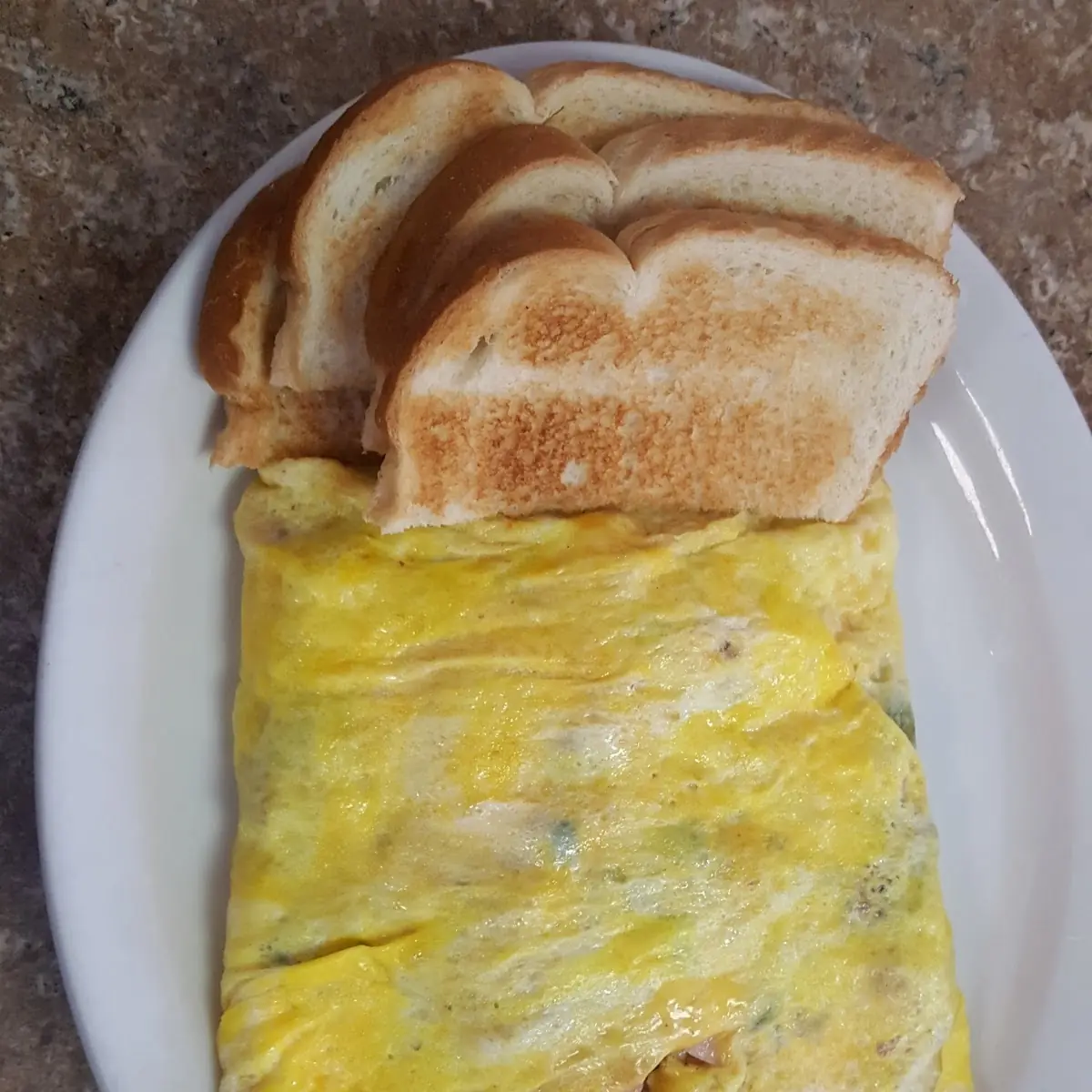 Cheese Omelet w Toast