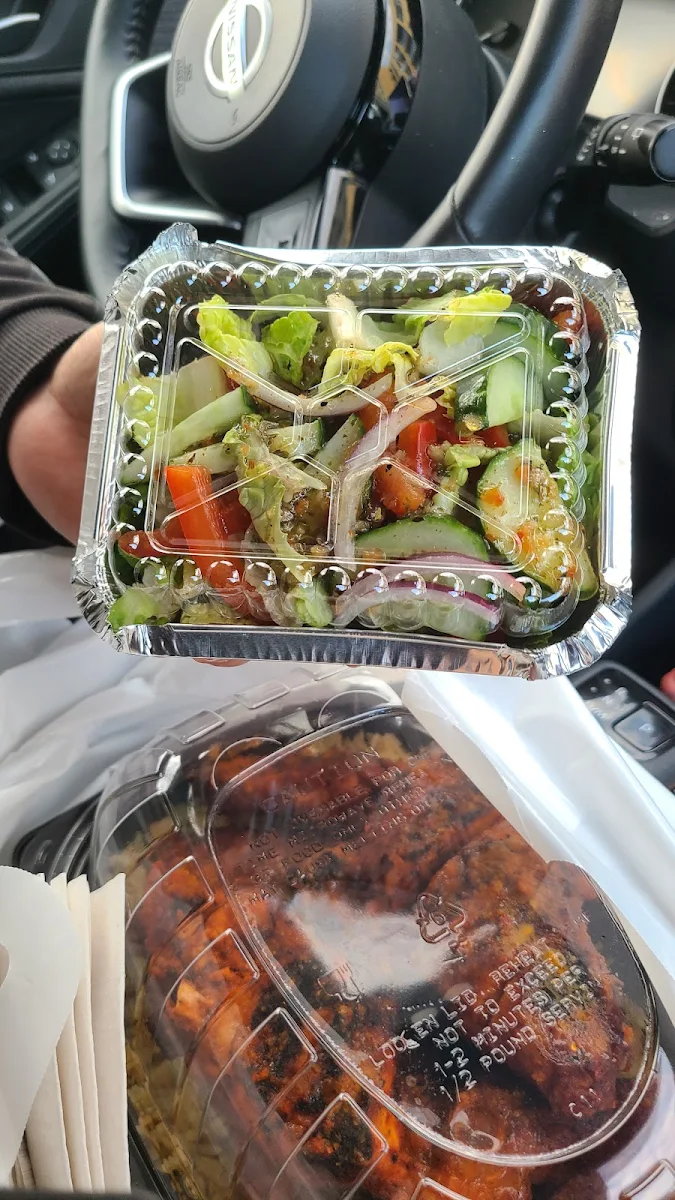 Salad, Biryani & Co | Restaurant & rotisserie halal, pakistanais et indien à Montréal, Cartierville