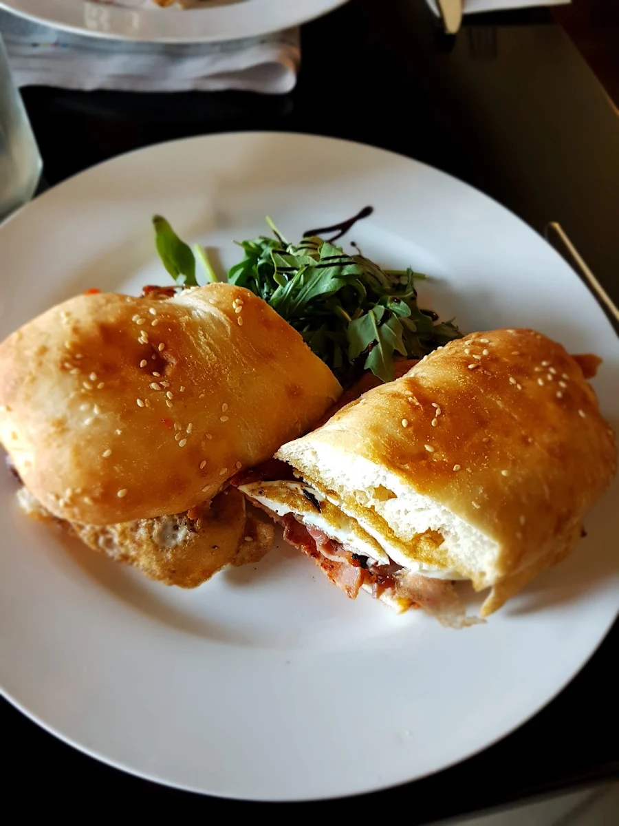Breaky Roll, Clydes on Murdoch