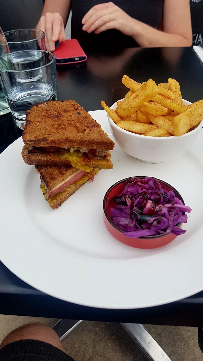 Rubin Sandwich, Clydes on Murdoch