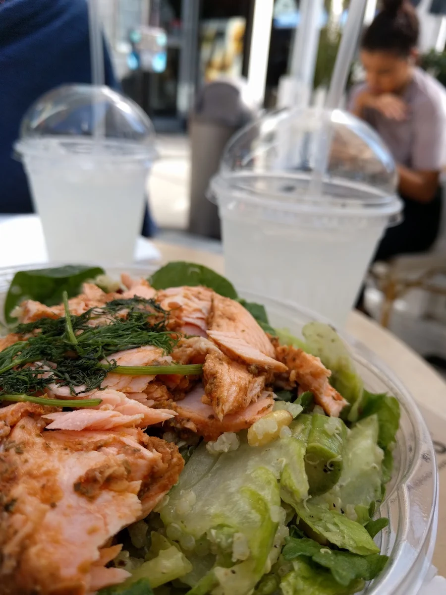 Salmon Sensation, Mandy's