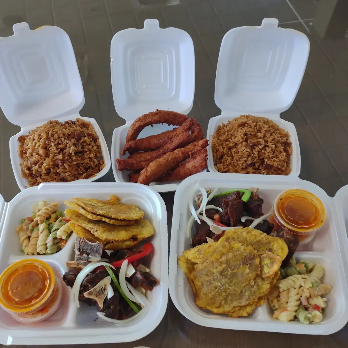 FRIED PORK WITH PLANTAIN PIKLIZ  &MACARONI