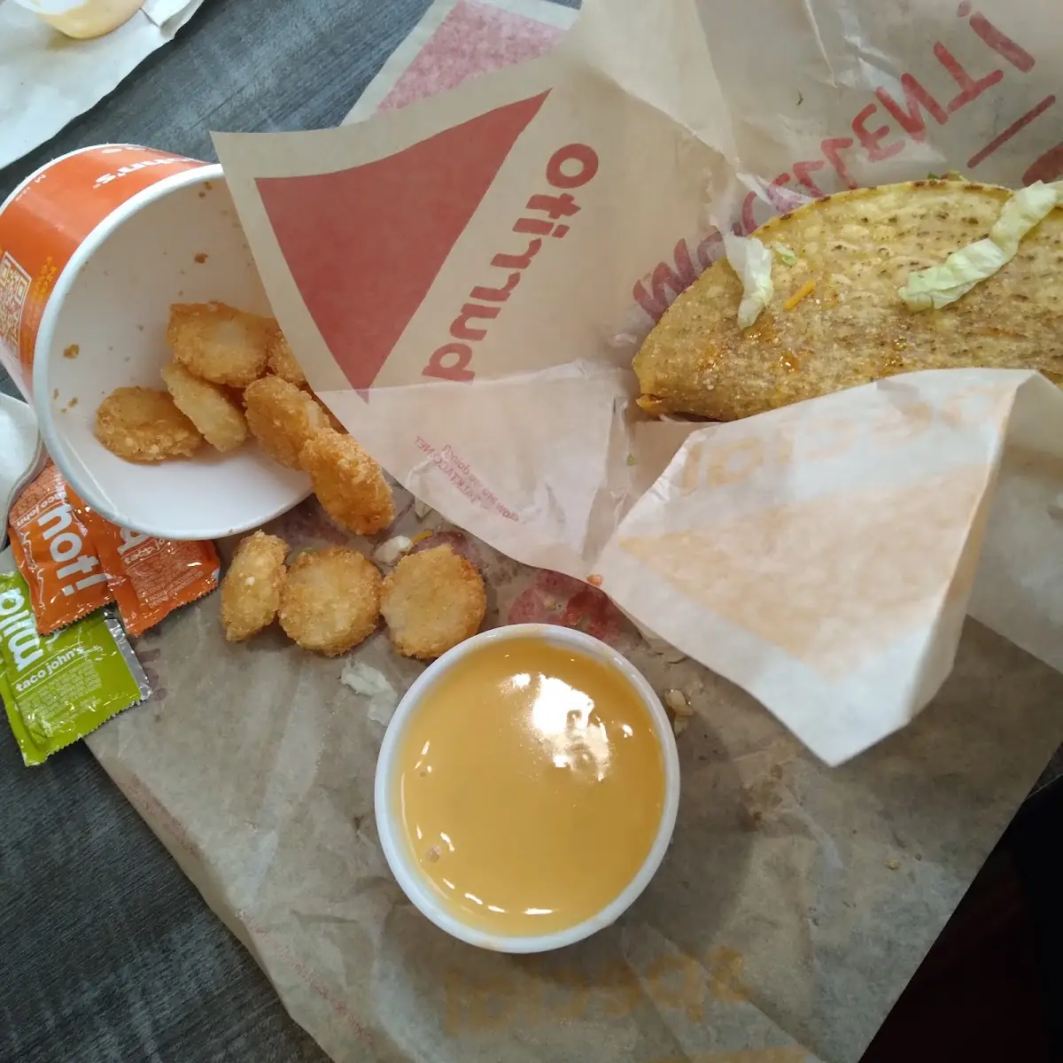 Hard Shell Taco Potatos Olay with Cheese Dip