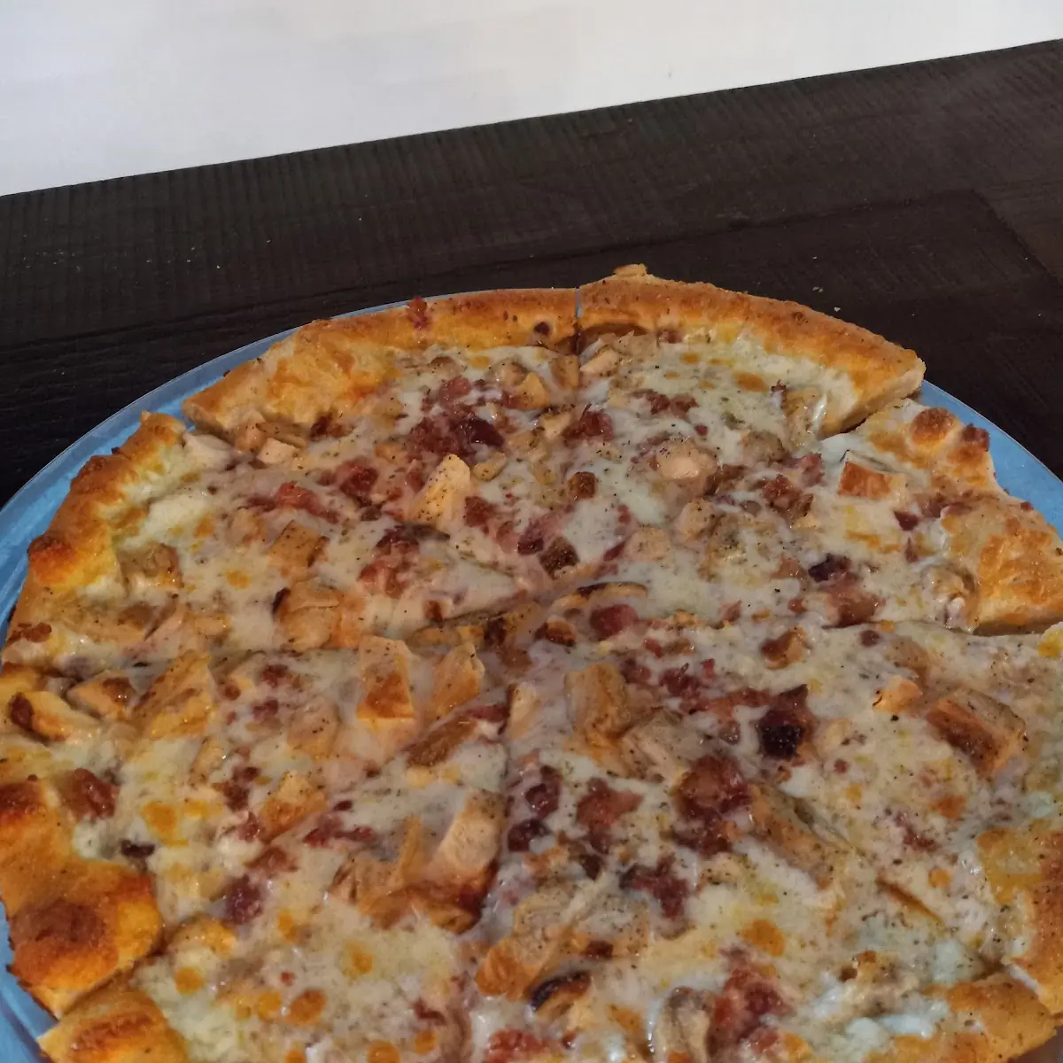 Medium Chicken Bacon Ranch Pizza