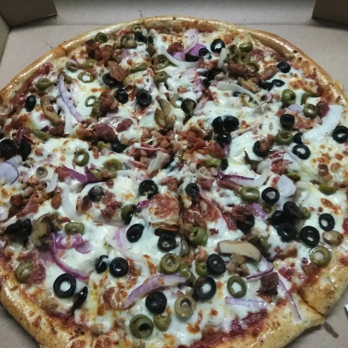 Milano's Supreme Pizza