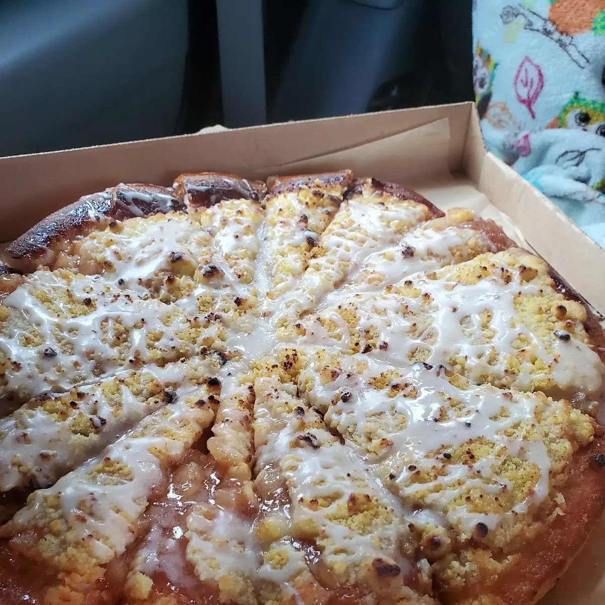 Cinnamon Apple Pizza