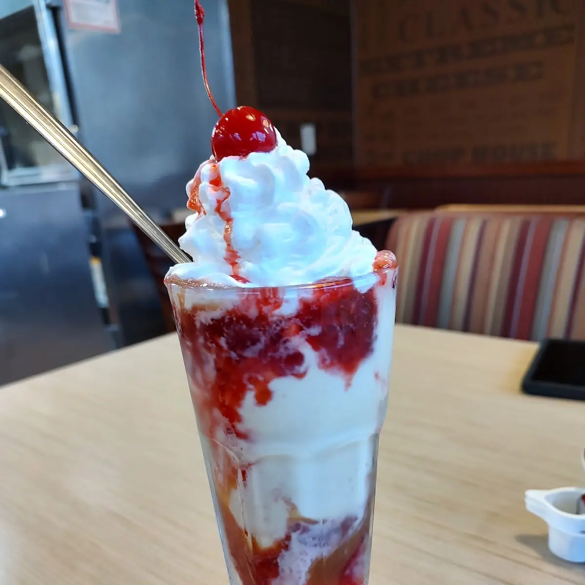 Strawberry Sundae to Die For