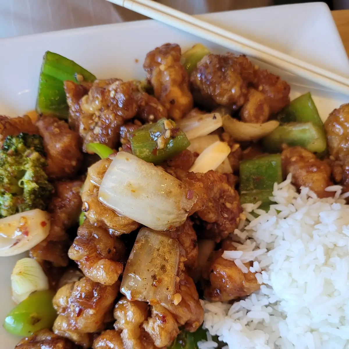 K4. Sweet & Sour Chicken with Steamed Rice
