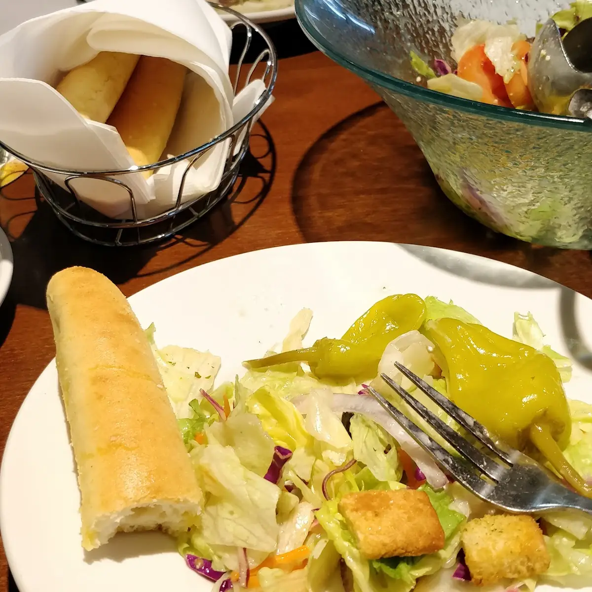 Never-Ending Soup Salad & Breadsticks