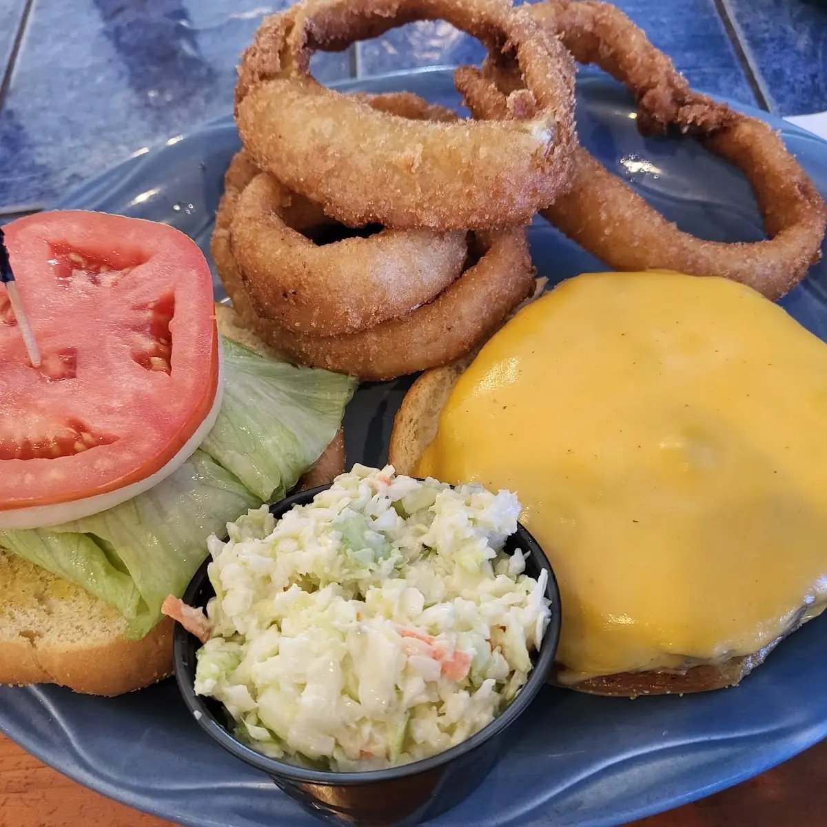 Cheeseburger and Onion Rings