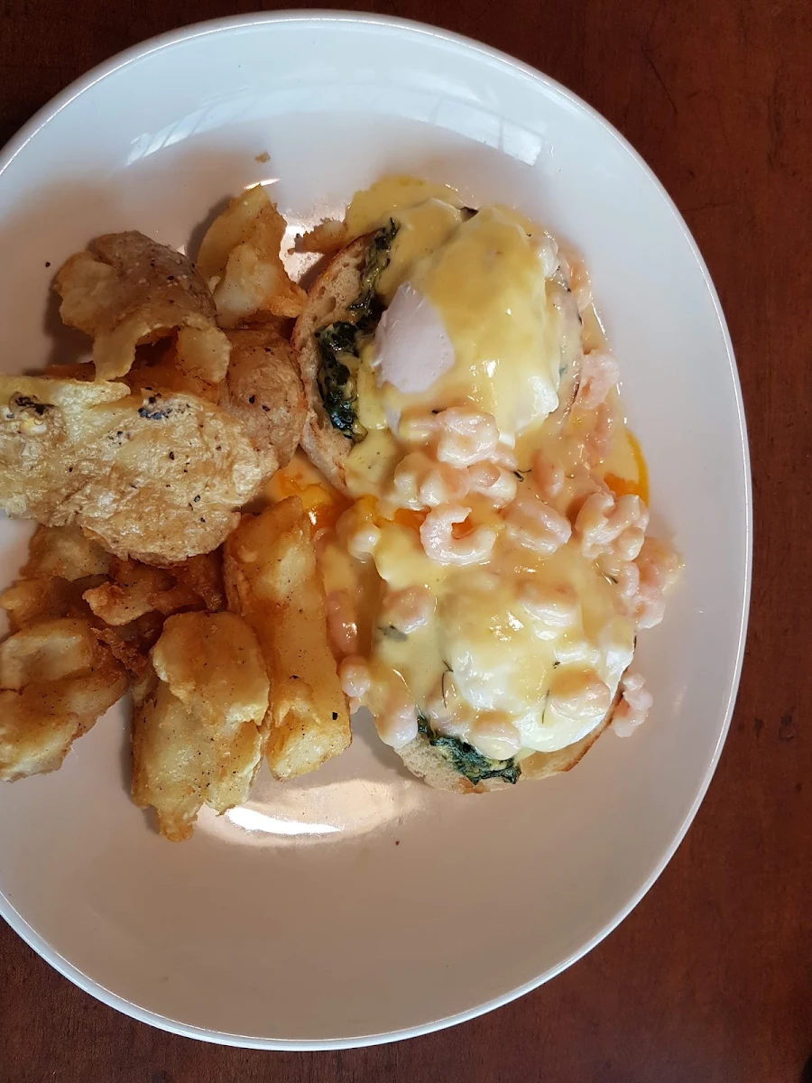 Eggs Benedict with Shrimp and Spinach