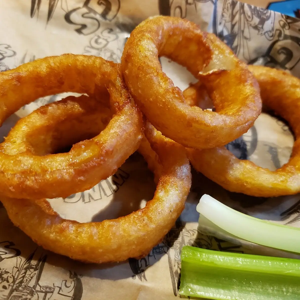 Crispy Onion Rings with Sauce