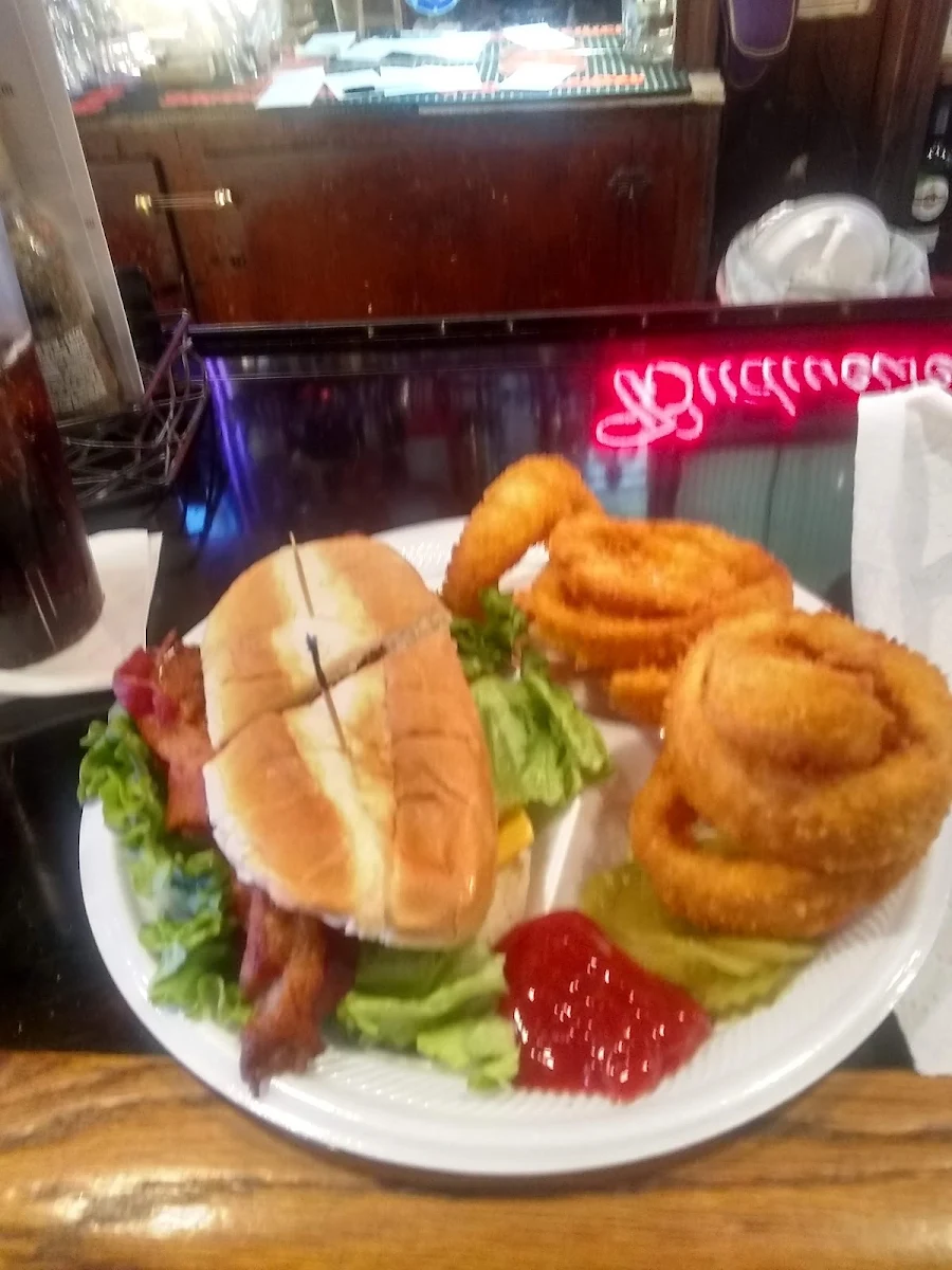 Buffalo Club w Onion Rings