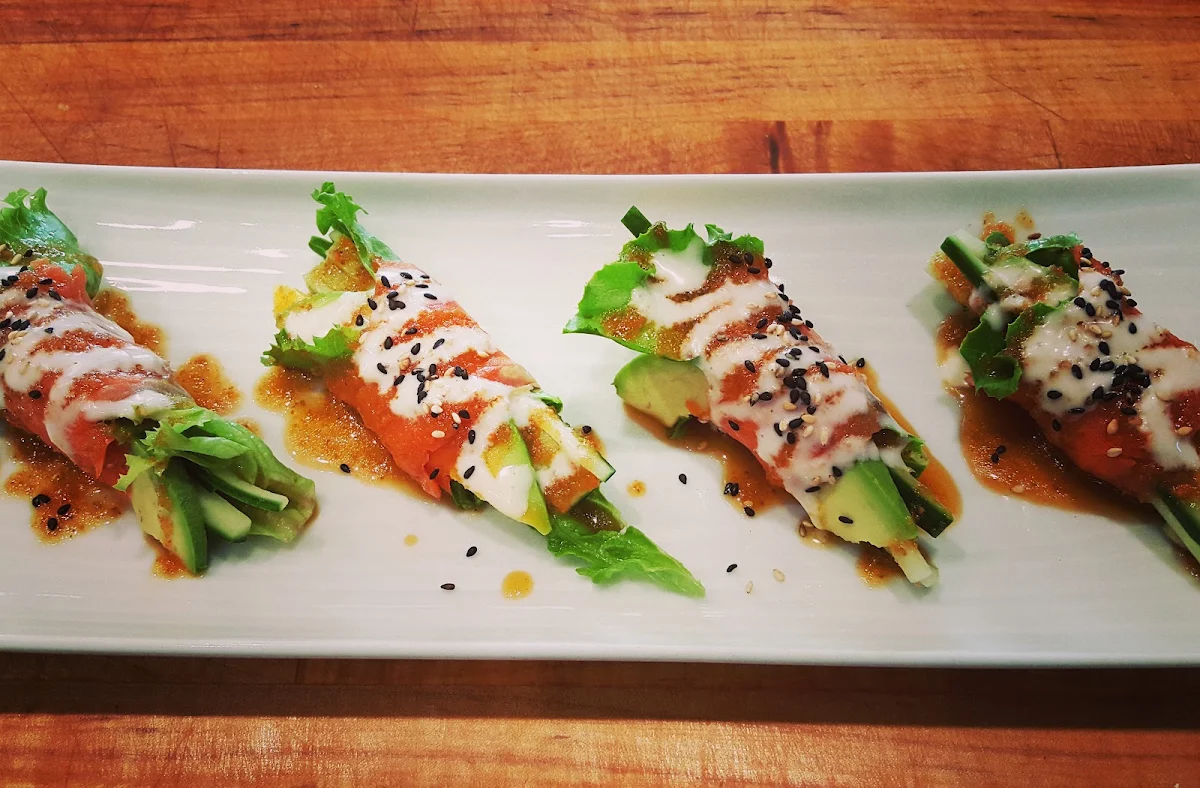 Smoked Salmon Salad Roll, Hanabi
