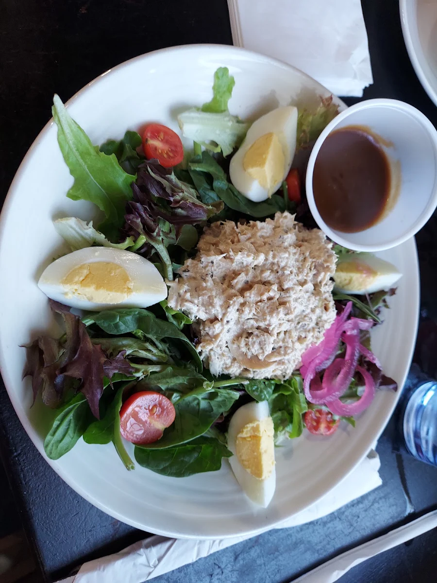 StoneHouse Spinach Salad