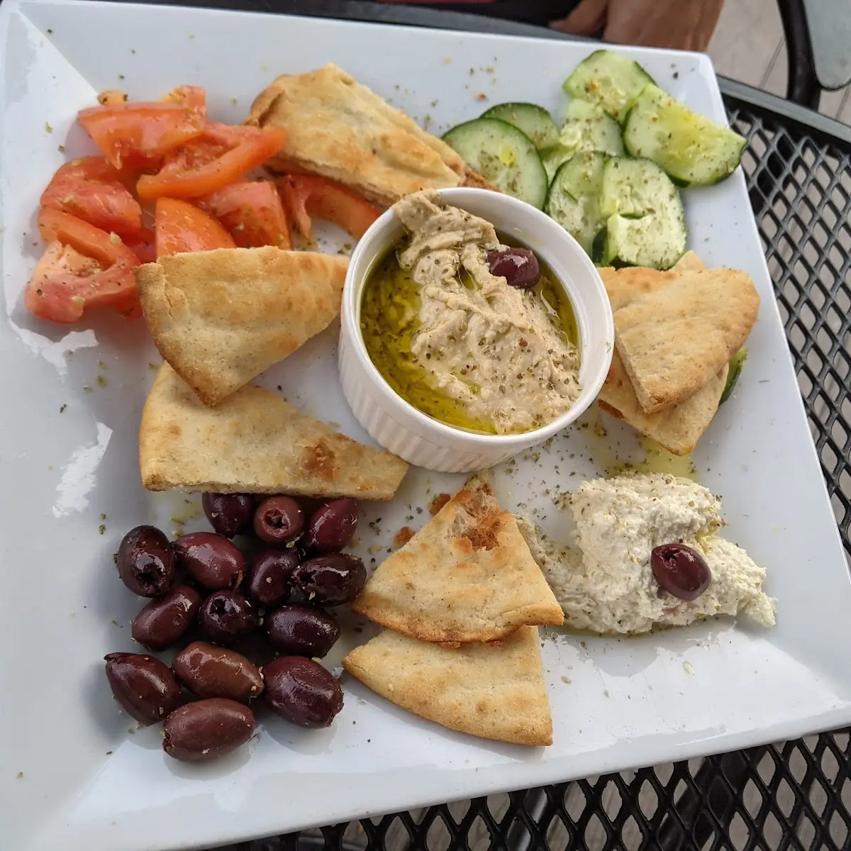 Hummus Plate