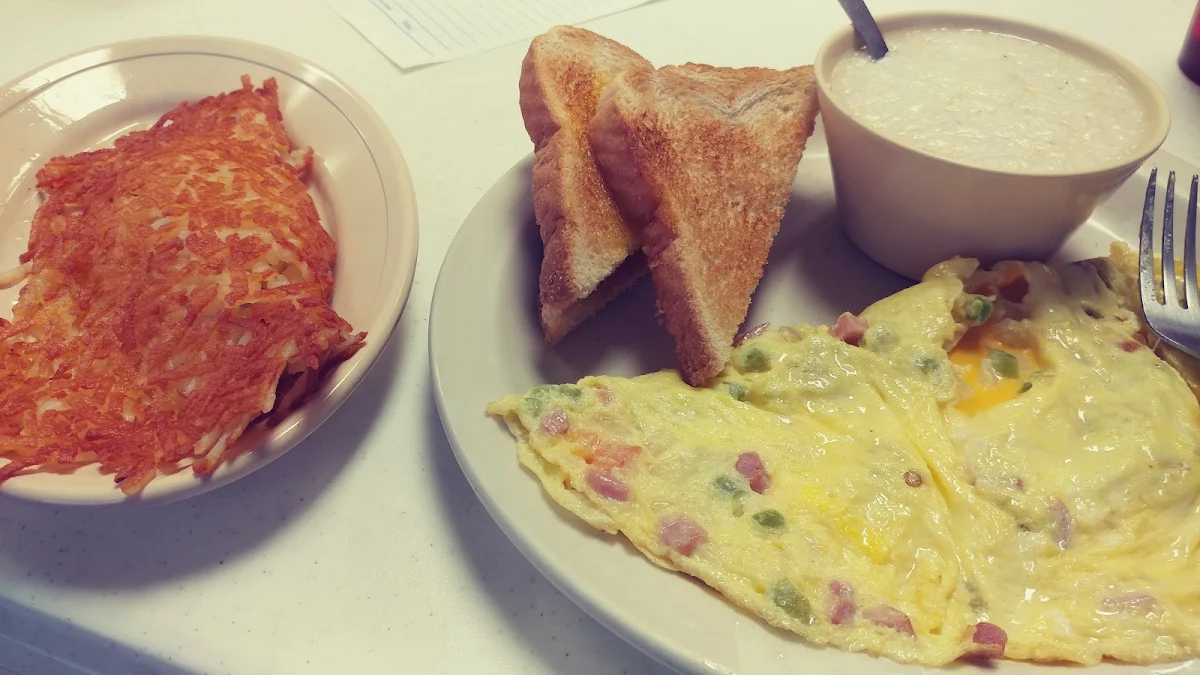 Western Omelette with Grits
