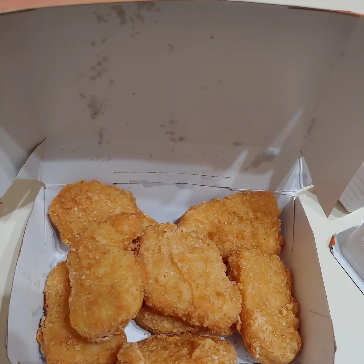 8 PC Mcnuggets Disguised as 10