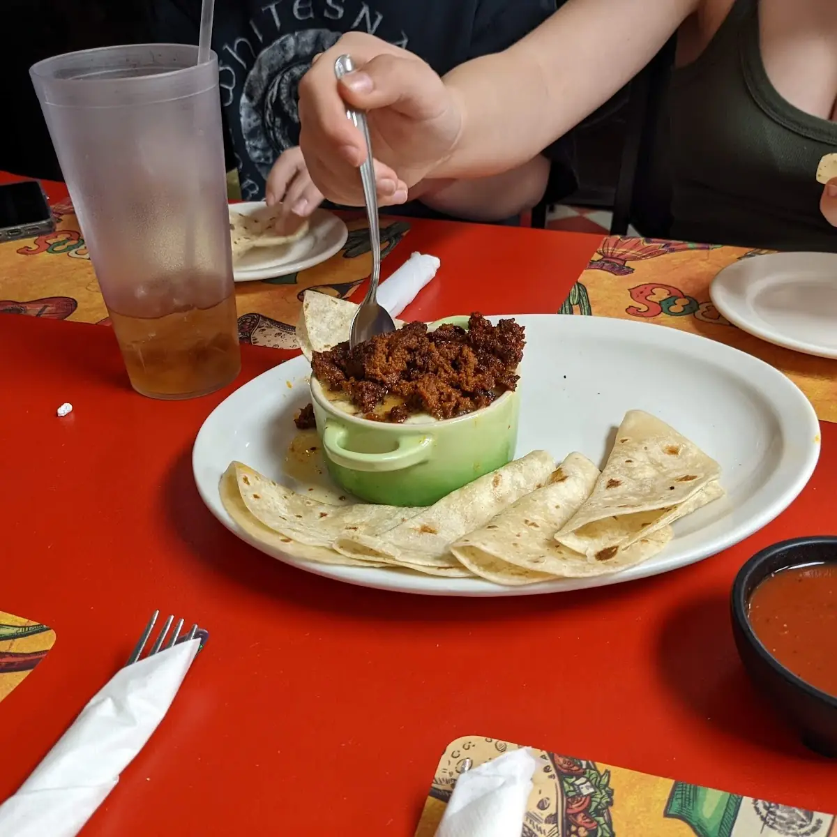 Queso Fundido Con Chorizo