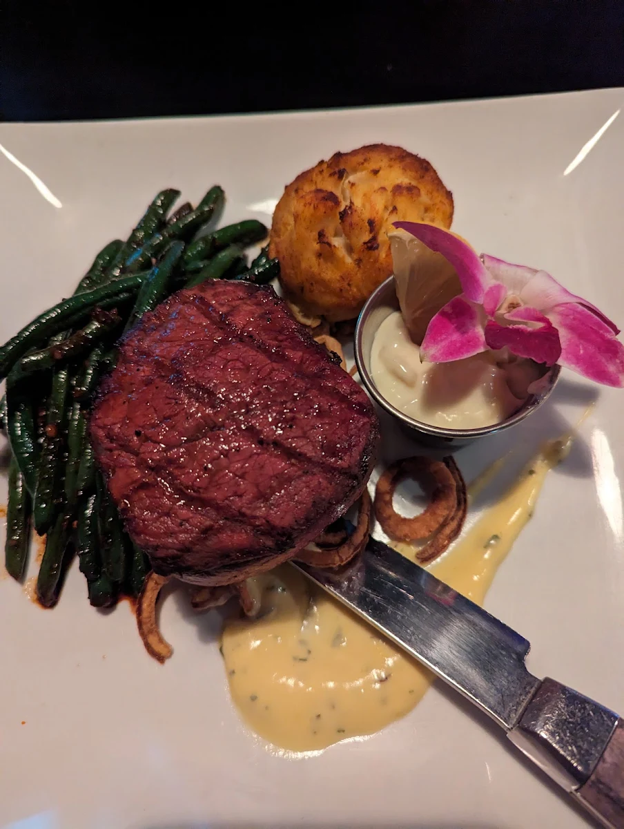 Filet Mignon with Crab Cake