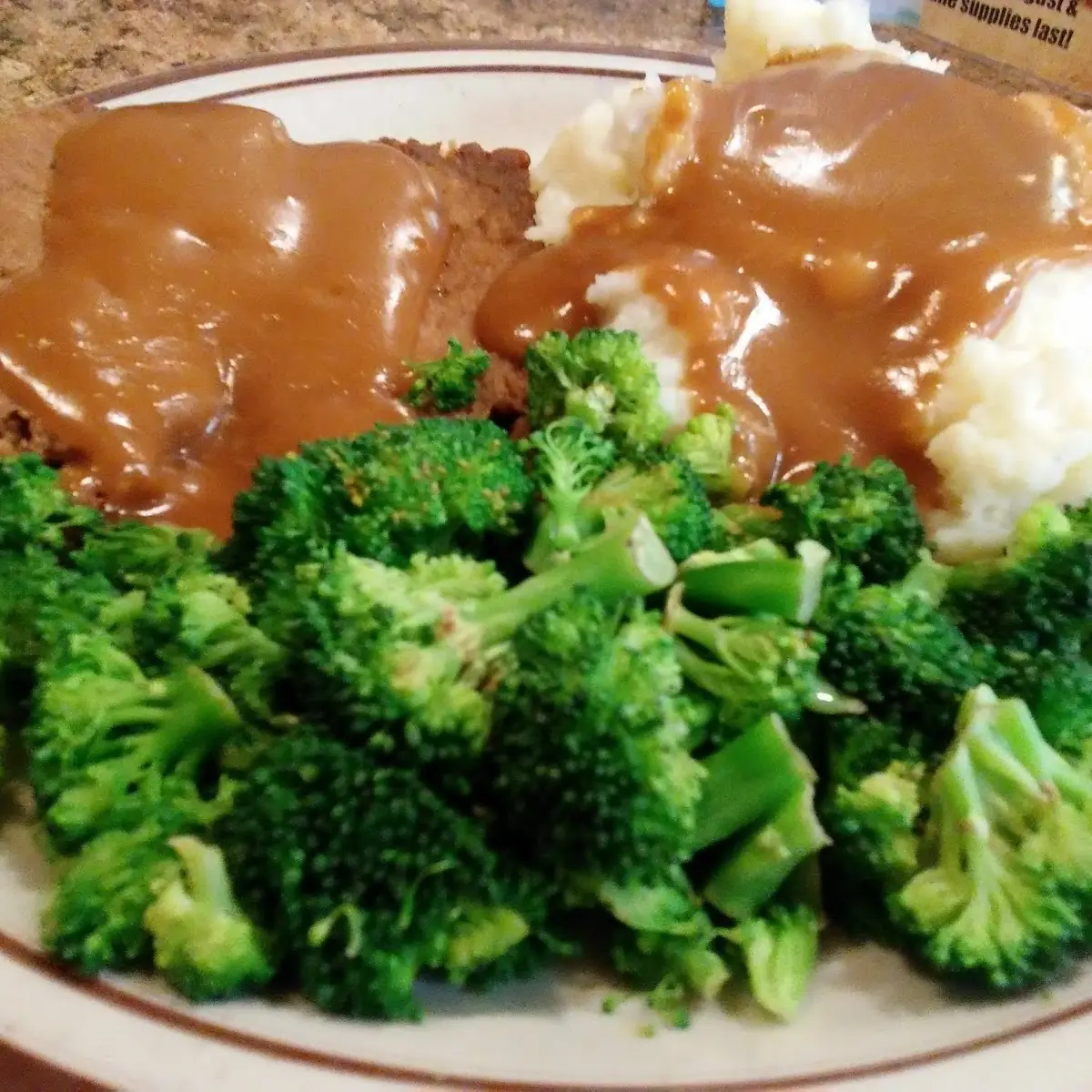 Meatloaf Mashed Potatoes with Broccoli