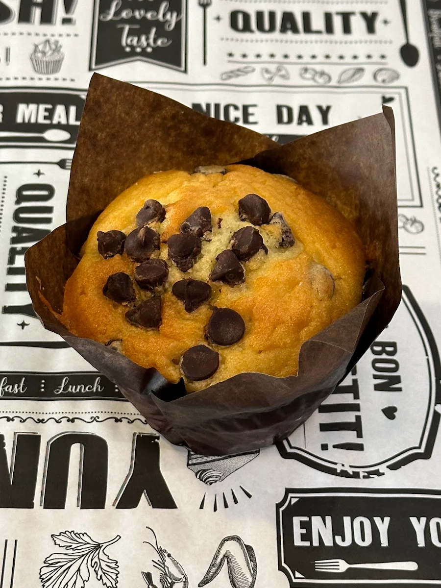 Chocolate Chip Muffin