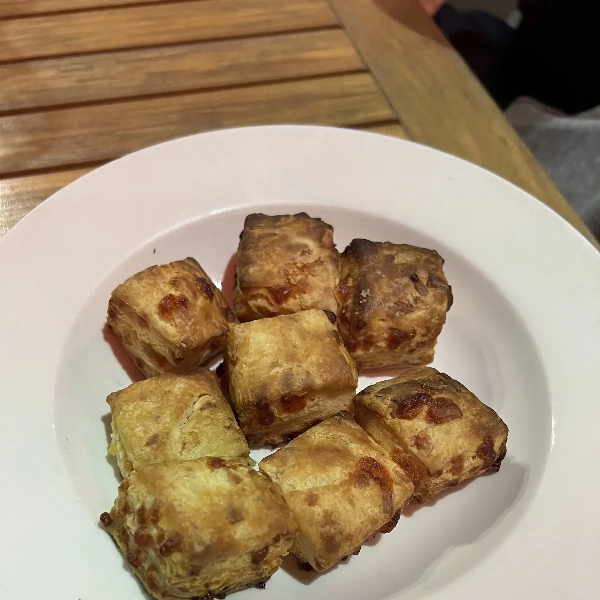 Cheddar Bay Biscuits