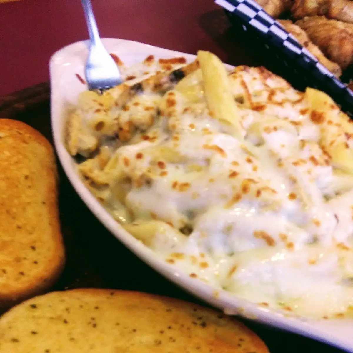 Chicken Alfredo with Garlic Toast