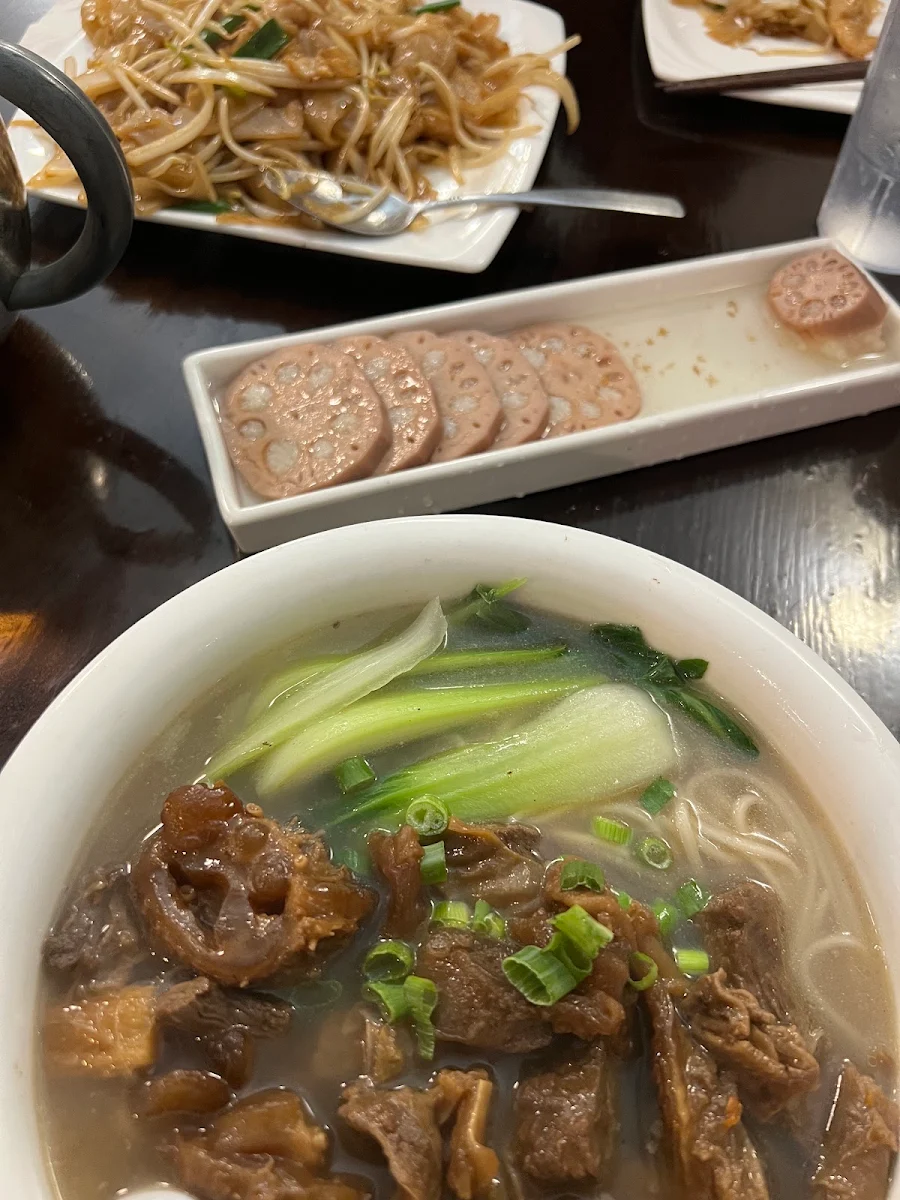 Braised Beef Tendon Noodle
