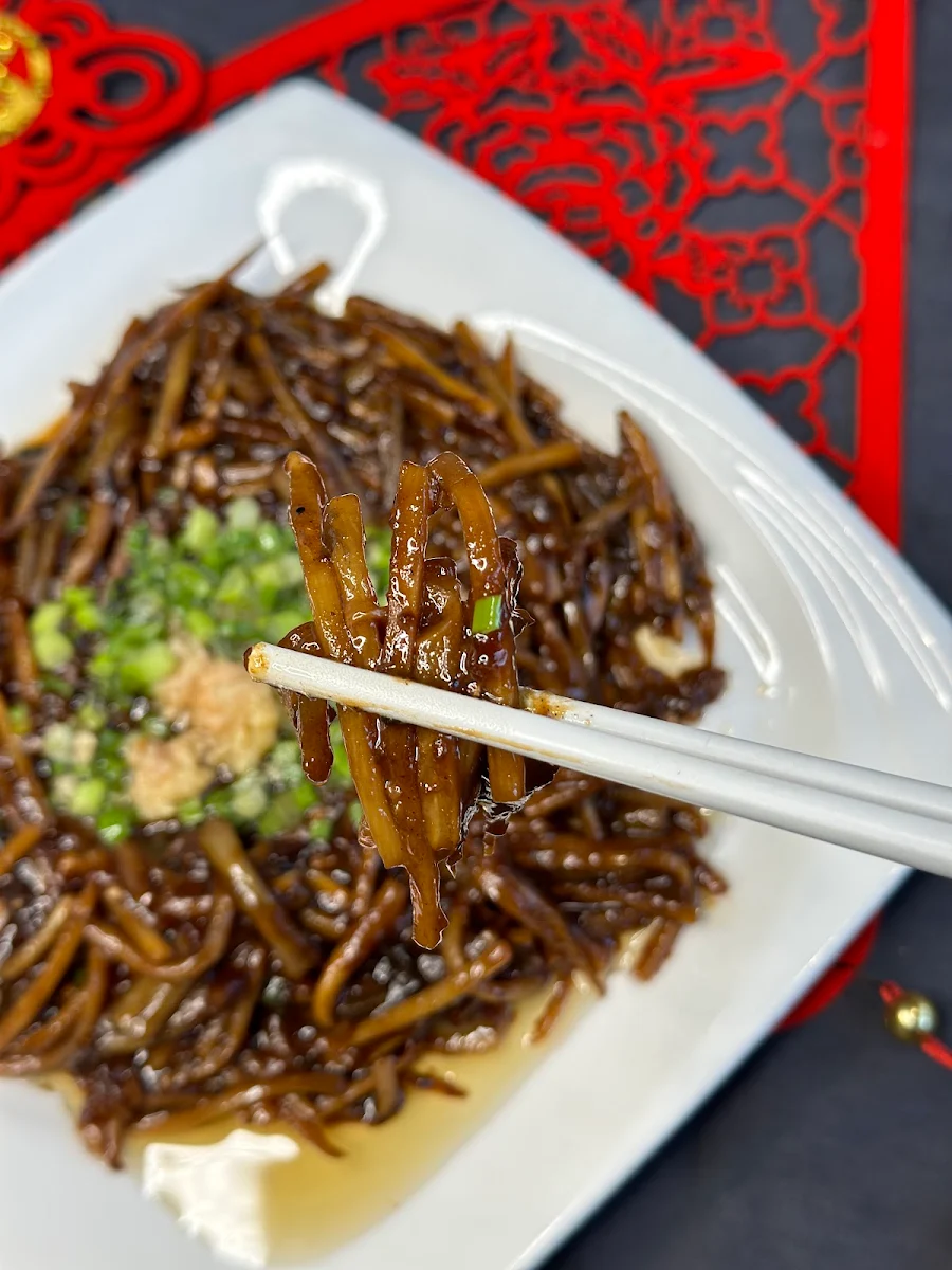 Shredded Pork w Garlic Sauce