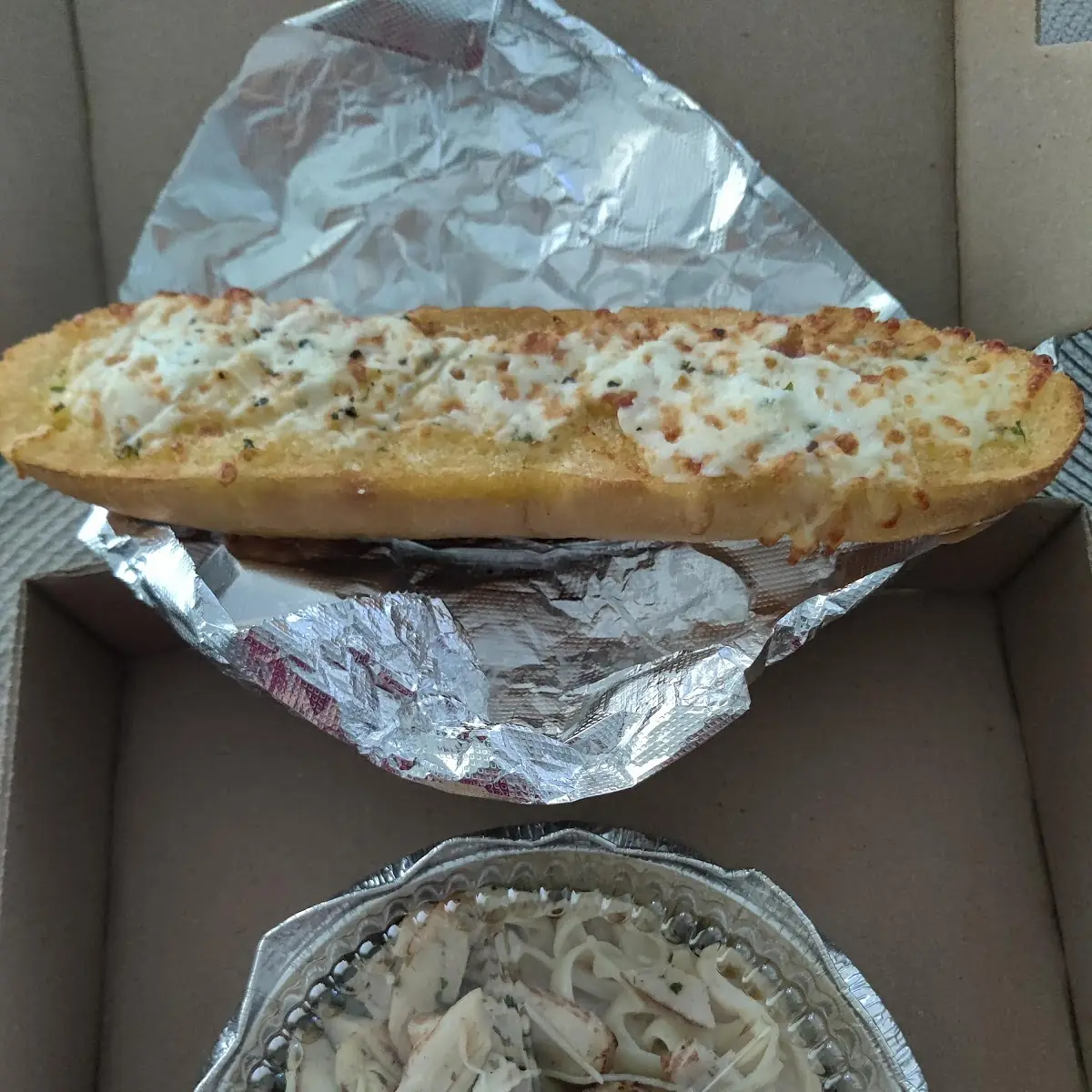 Marias BBQ Chicken Gourmet Pizza Medium