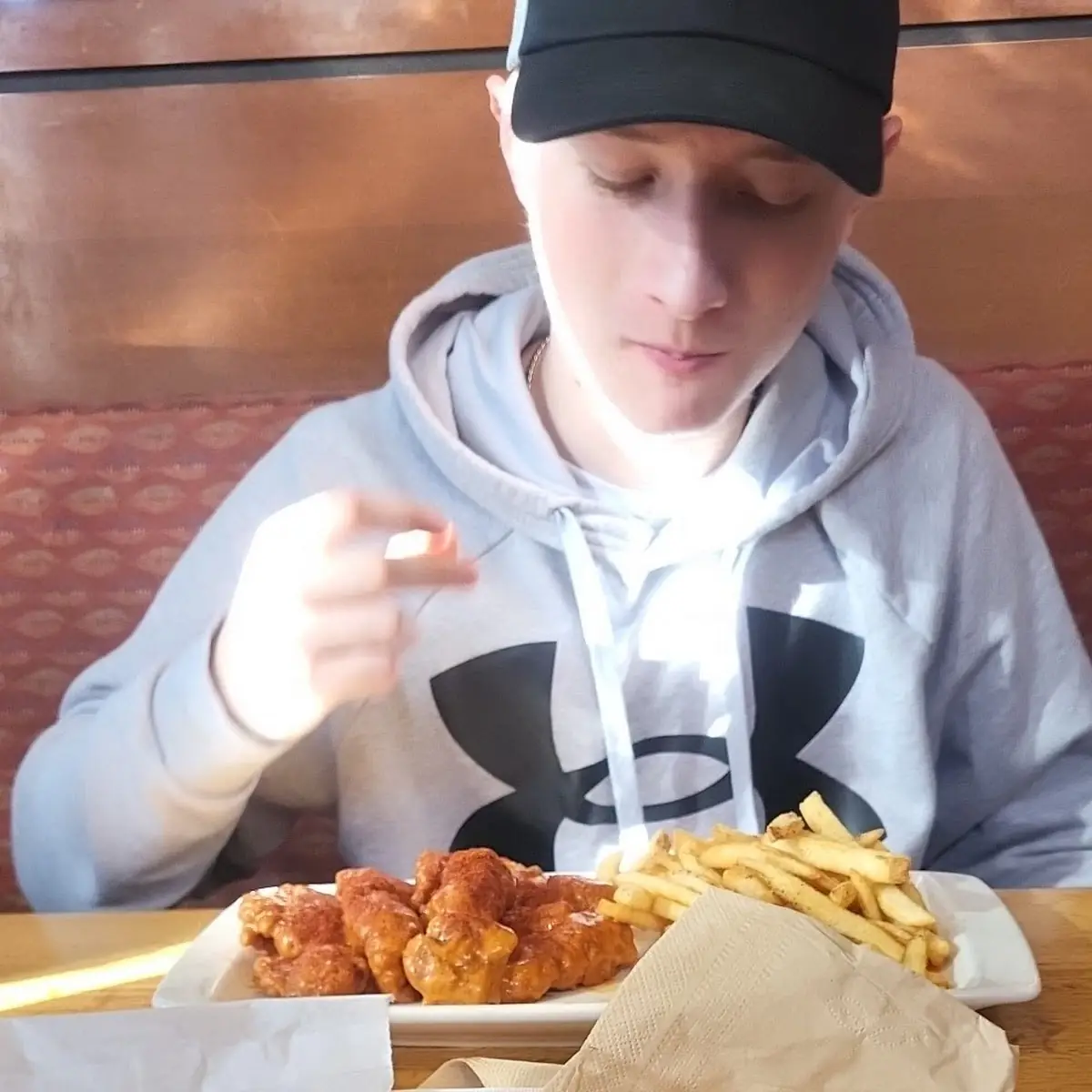Buffalo Chicken Wings & Fries