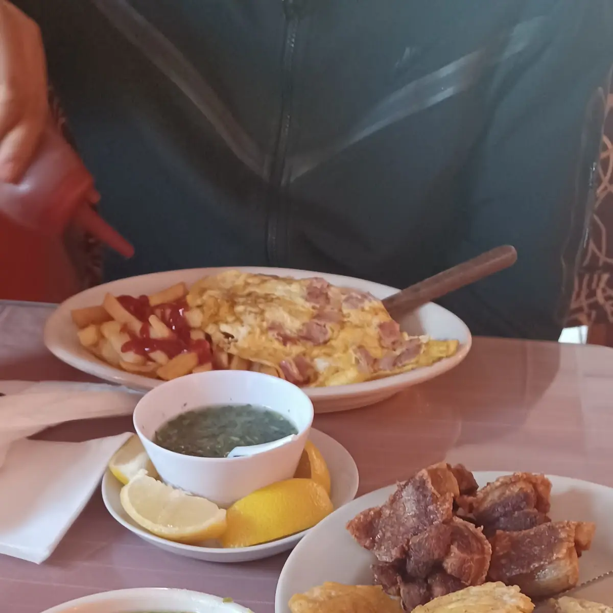 Sopa Pequeña Y Chicharron