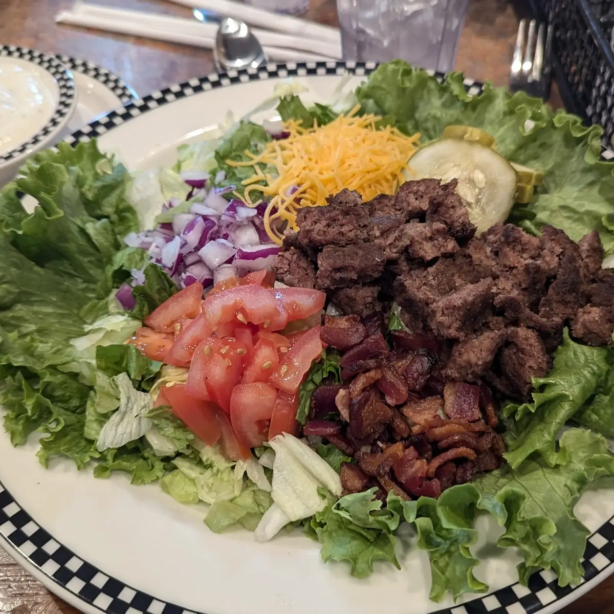 Bacon Cheeseburger Salad 800 Cals