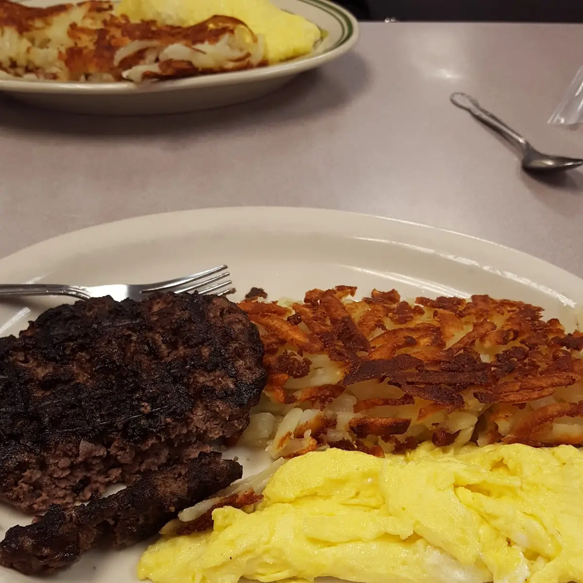 Hamburger Steak and Eggs 4 the Bomb