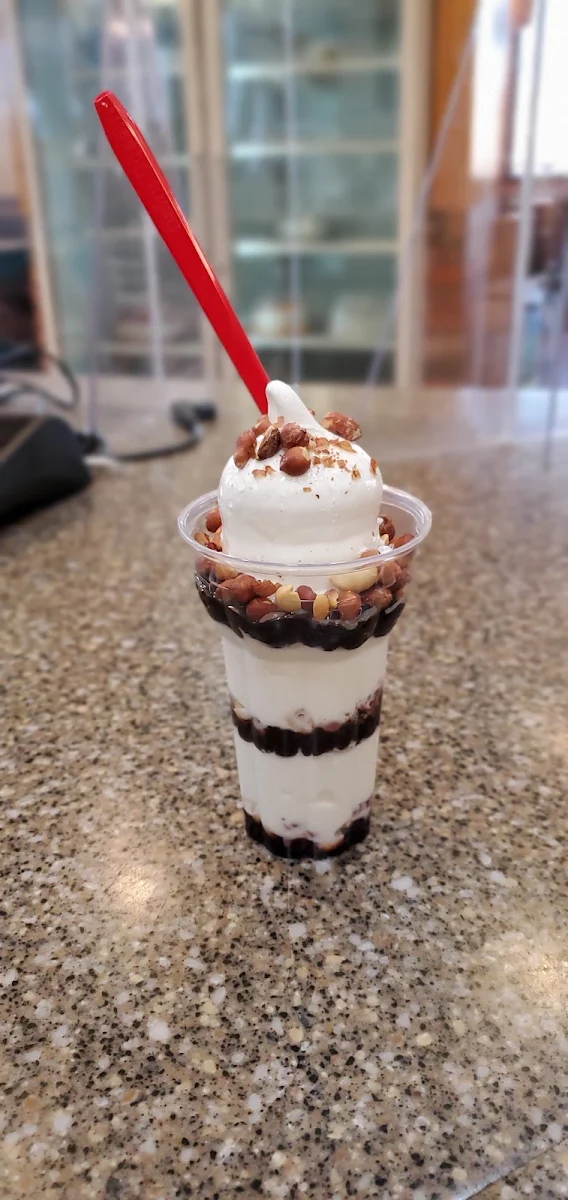 Peanut Buster Parfait, Dairy Queen Grill & Chill