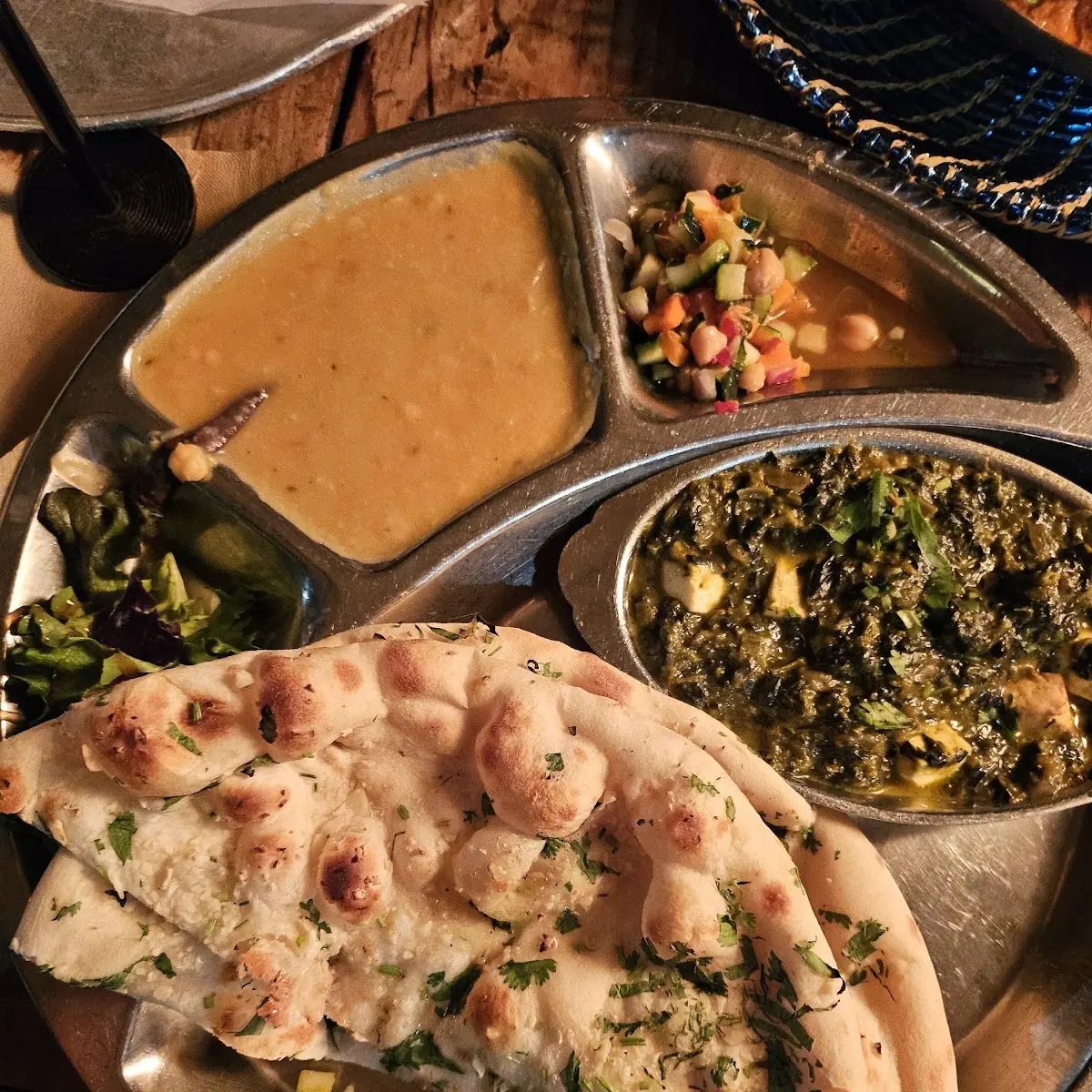 Palak Methi Paneer Thali