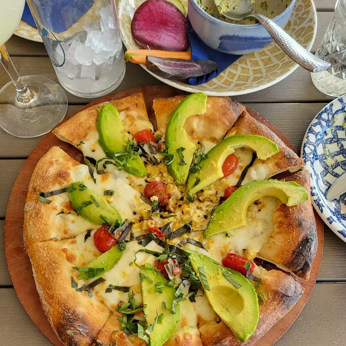 Avocado Corn Pizza