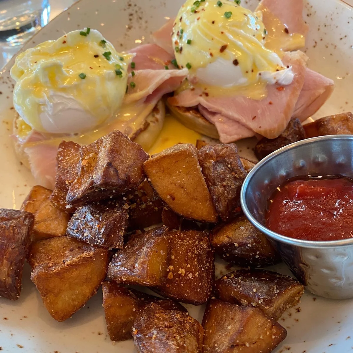 Eggs Benedict