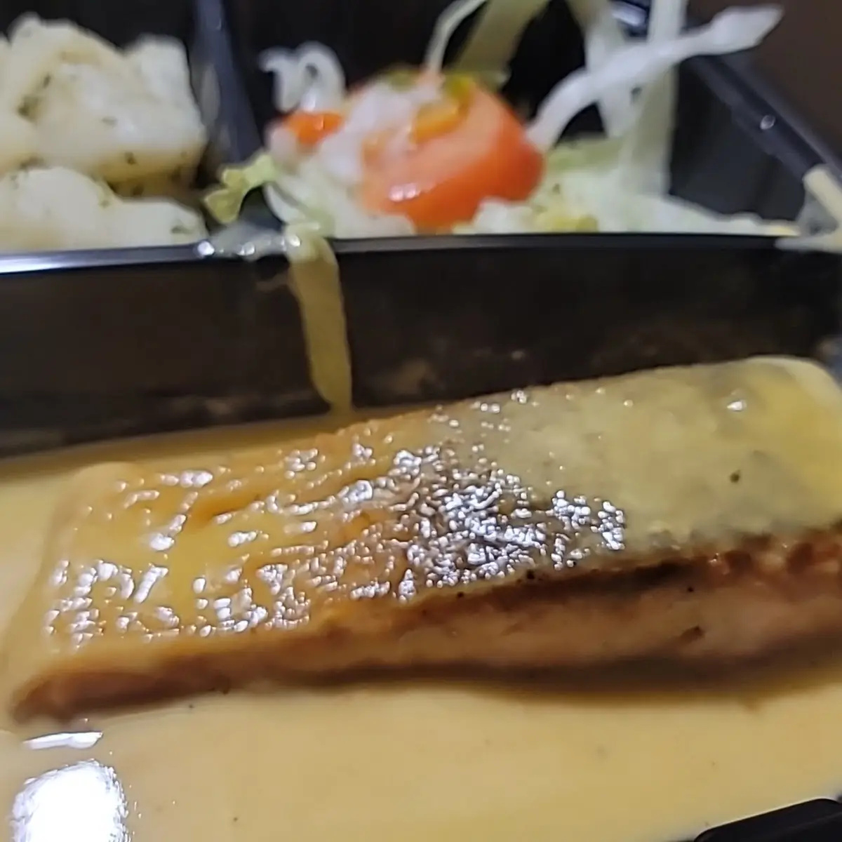 Salmon En Salsa De Coco Loco
