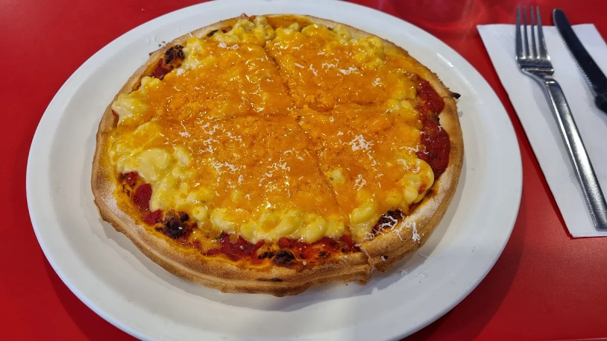 Mac and Cheese Pizza