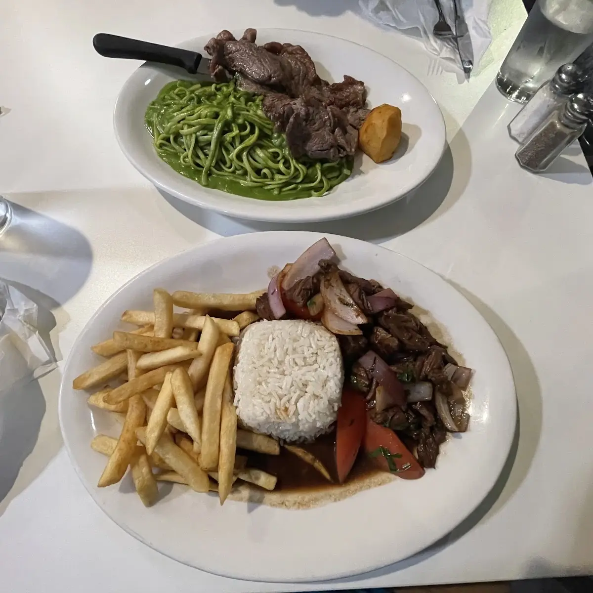 Tallarín Verde Con Bistec