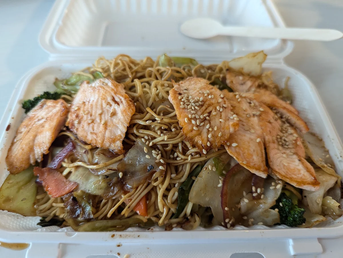 Salmon Teppanyaki with Noodles, Netsui Sushi & Japanese Grill