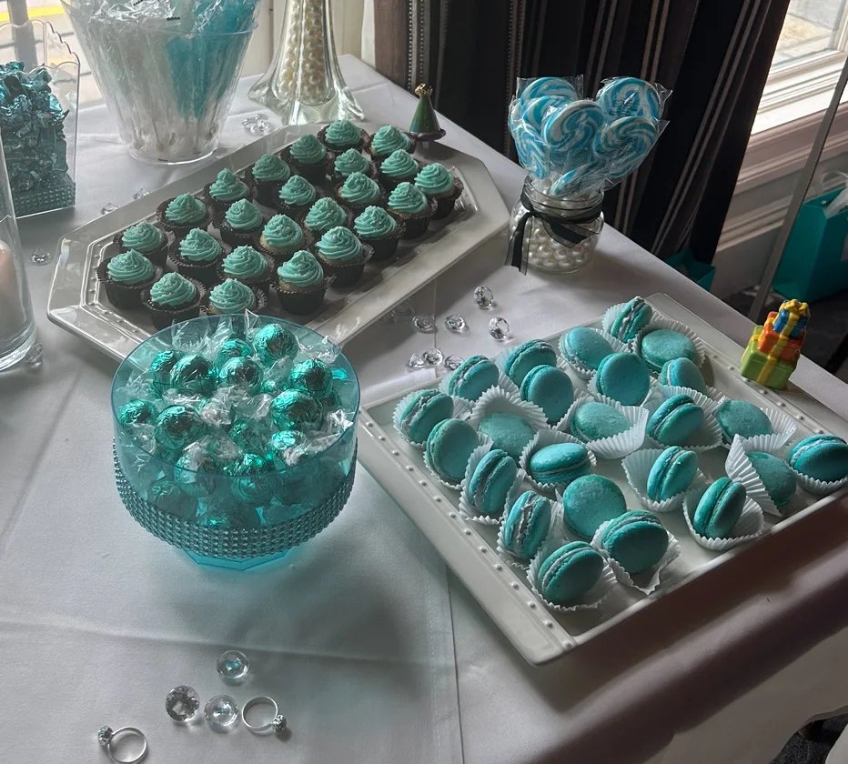 Mini Cupcakes and Macarons