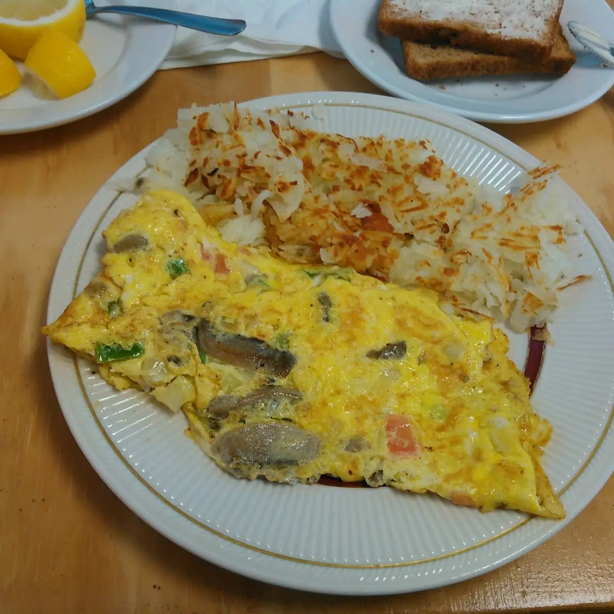 Vegetarian Omelette and Hash Browns