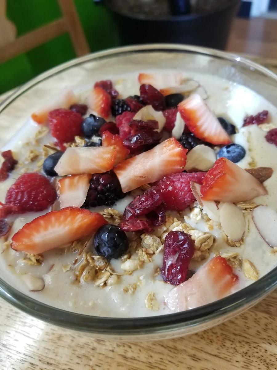Protein Oatmeal with Fresh Fruit
