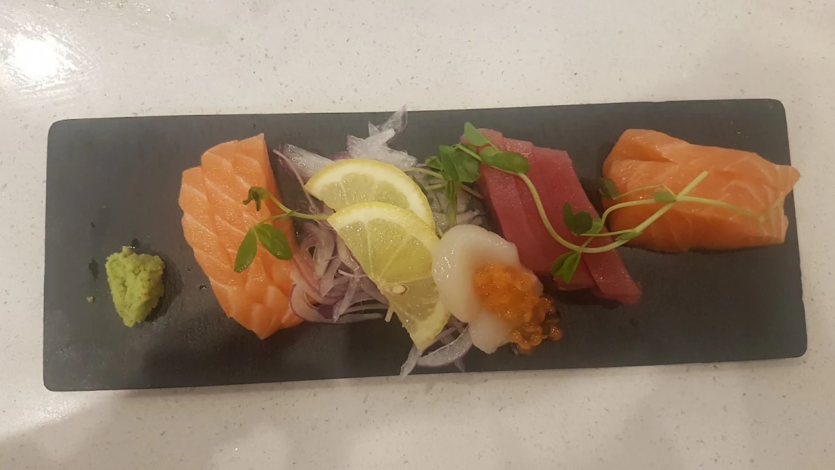 Sashimi, On a Roll Sushi Birtinya