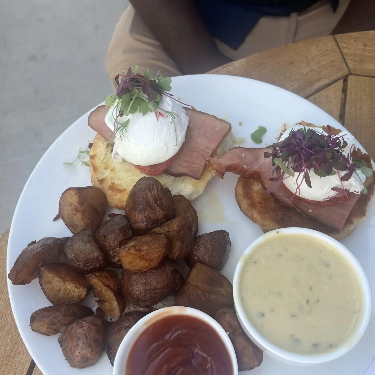 Eggs Benedict